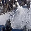 Schneelawinen können Geschwindigkeiten von bis zu 300 km/h erreichen.