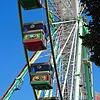 Bis Ende August lädt das Riesenrad der Familie Barth, das beim Seehasenfest auch immer am Hinteren Hafen steht, zu Fahrten in luftige ...