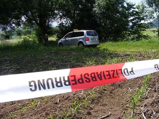 8. Juni 2010: Andrej W. steigt am Singener Bahnhof ins Taxi einer 44-jährigen Fahrerin. Die Frau startet Richtung Autobahn. Nach wenigen ...