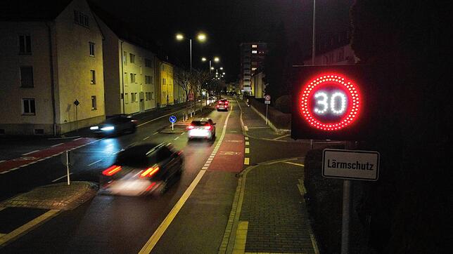In der Keplerstraße gilt schon durchgehend Tempo 30. Auf etwa 50 weiteren Straßen im gesamten Stadtgebiet soll ab dem Sommer die nächste ...