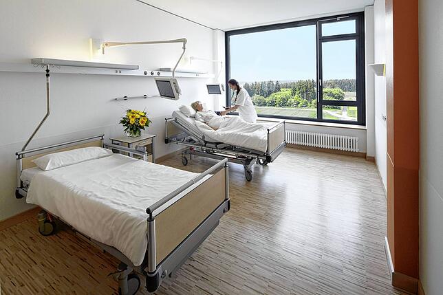 Blick in eines der Patientenzimmer: Mit seiner Ausstattung gehört das Schwarzwald-Baar-Klinikum zu den modernsten im Land.