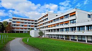 Der Medizin Campus Bodensee (MCB) mit seinem Klinikum Friedrichshafen ist zahlungsunfähig. Sollten sich Landkreis und Stadt nicht bis ...