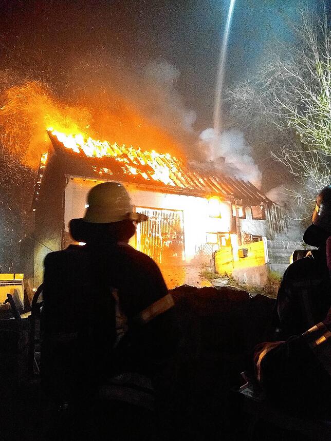 Stundenlang dauerte der Löscheinsatz in der Nacht zum Mittwoch.