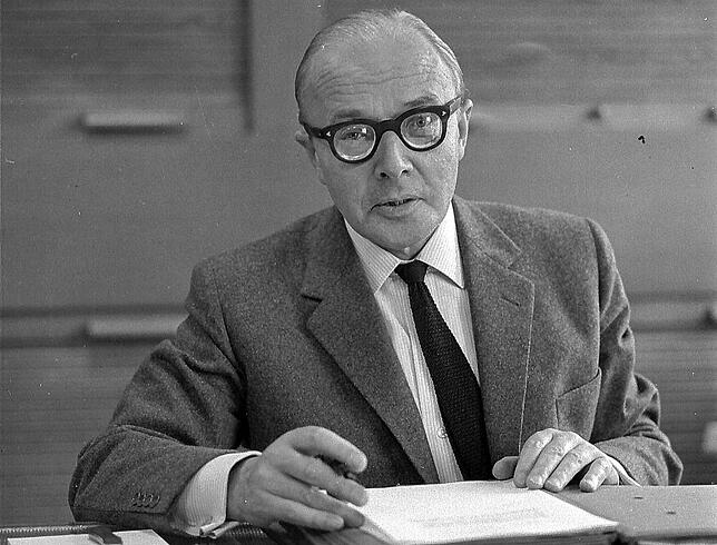 Johannes Weyl (1904-1989), Verleger und 1945 Gründer des Südkurier, verlor im Januar 1946 seine Zeitungslizenz. Er kümmerte sich dann um ...