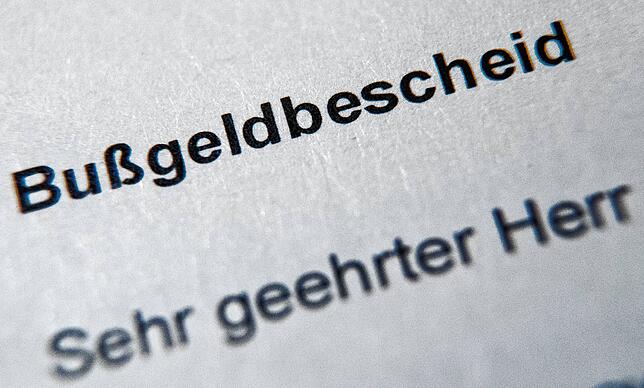 Wiese und Dahmen haben sich für Bußgelder ausgesprochen. Nach dem Gesetz haben Bußgelder eine Höhe von fünf bis 1000 Euro. Sie könnten ...