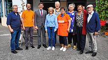 Sie feiern 20 Jahre Singener Tafel am Heinrich-Weber-Platz (von links): Wolfgang Heintschel (Caritas Singen-Hegau), Clemens Gnädinger ...