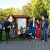 Wegewart Richard Mader, die Bürgermeister Ralph Gerster, Henrik Wengert und Frank Amann, Rainer Barth und Peter Apfelstädt von der ...