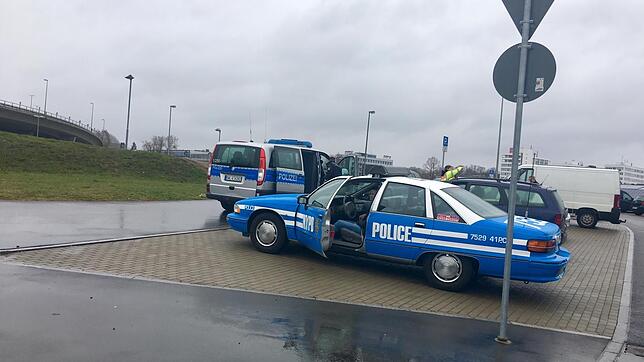 Ney York Police Departement trifft Konstanzer Polizeipräsidium beim Parkplatz Bodenseeforum.