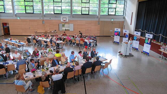 Zahlreiche Gäste waren zum Festakt des 75-jährigen Bestehens des VdK-Kreisverbands Waldshut in die Stadthalle Tiengen gekommen. Auch ...