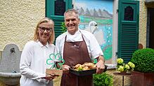 Alexandra und Markus Wekerle vom „Schwanen“ haben einen „Grünen Stern“ für nachhaltige und regionale Gastronomie erhalten.