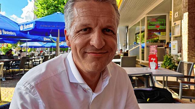 Ruhepol und Kraftquell Donaueschingen: Thorsten Frei in einem Café in der Altstadt. Bilder: Ulrike Bäuerlein