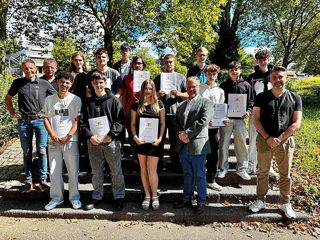 Bild 20: Schulabschluss 2025 im Kreis Waldshut: So wird an den Schulen gefeiert! Überblick von Waldshut-Tiengen bis Rheinfelden