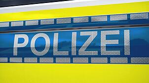 Bild : Nackt-Yoga in der Öffentlichkeit: Frau erhält Anzeige