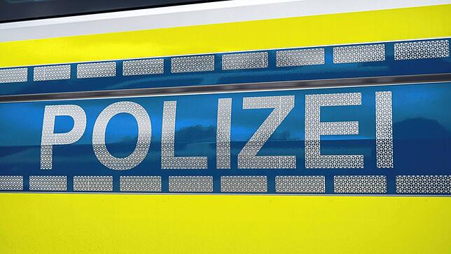 Bild : Ungewöhnliche Yoga-Stunde: Oberpfälzerin trainiert nackt – mit Folgen