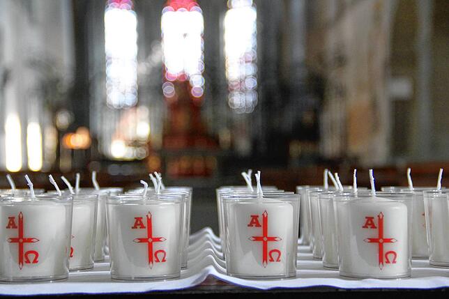 Eine Kirche, die für viele steht: Es wird keine offenen Ostergottesdienste geben &ndash; doch ein Osterlichter, die sich jeder nach ...