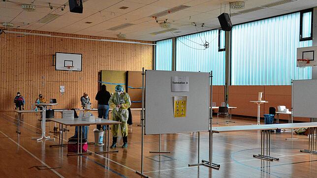 Das Schnelltestzentrum in der Mehrzweckhalle in Leimbach ist Geschichte. Ab kommendem Montag wird in der Stadthalle getestet.
