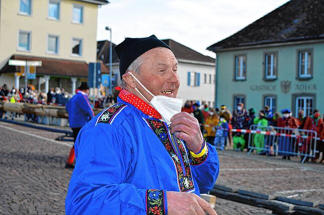 Bild 5: Bilder vom Narrenbaumstellen und Preisschnellen in Markdorf