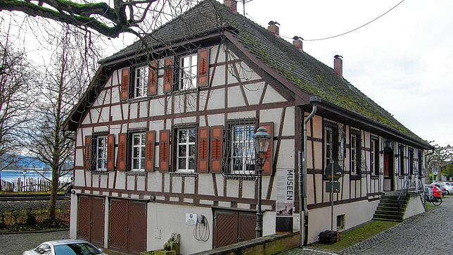 Mit der alten Schule am Rathausplatz, in der das Museum untergebracht ist, hat die Gemeinde Allensbach einiges vor: die Torkel soll ...