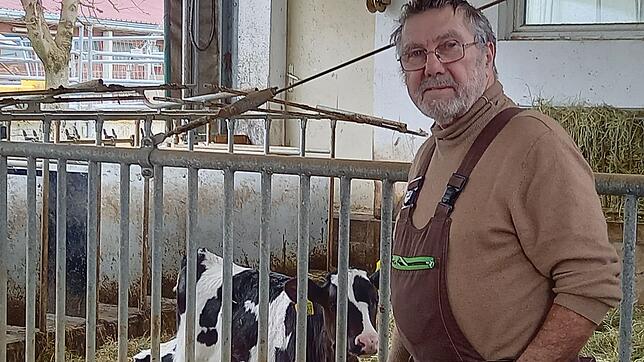 Helmut Müller fühlt sich als Bauer aus Leidenschaft, auf eine Begrenzung seiner Arbeitszeit kann er nicht achten. Bei der Arbeit bei den ...