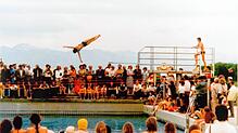 Einer von vielen Programmpunkten des Badefests für die Bürger am 21. Mai 1983 war das Schauspringen des Schwimmvereins Friedrichshafen.