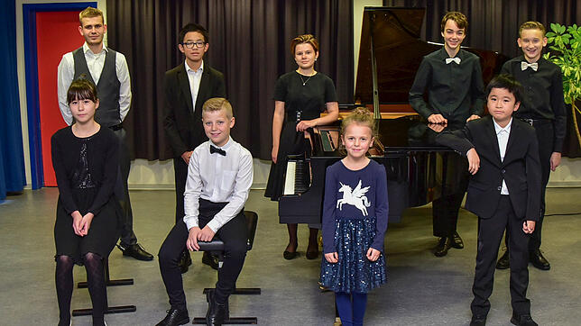 Die Teilnehmer der Jugendmusikschule St. Georgen-Furtwangen, die am internationalen Reinhold-Glière-Klavierwettbewerb teilgenommen ...
