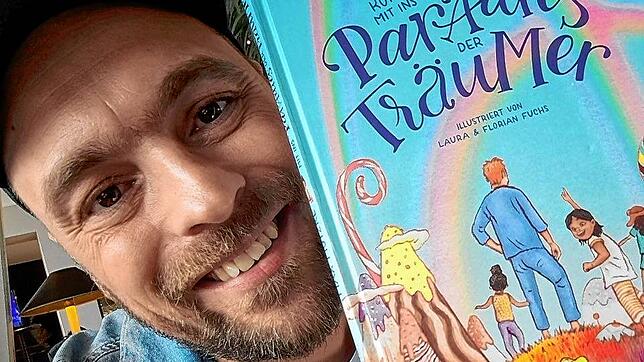 Der Sänger und gebürtige Tiengener Max Mutzke hat ein Kinderbuch geschrieben. Nun kommt der mehrfache Vater für einen Auftritt zurück in ...