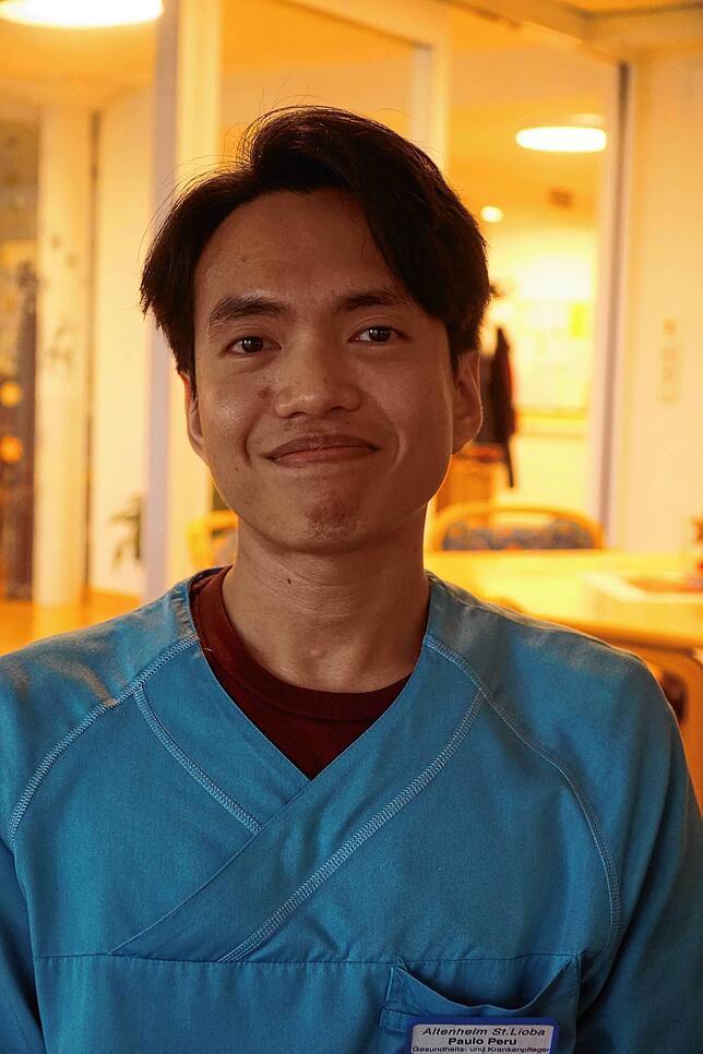 Paulo Peru ist von den Philippinen nach Deutschland gekommen und ist ausgebildete Pflegefachkraft.