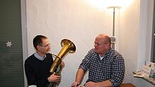 Micha Bächle, der Präsident des Blasmusikverbands Hochschwarzwald (links) im Gespräch mit SÜDKURIER-Mitarbeiter Thomas Schröter. Bild: ...