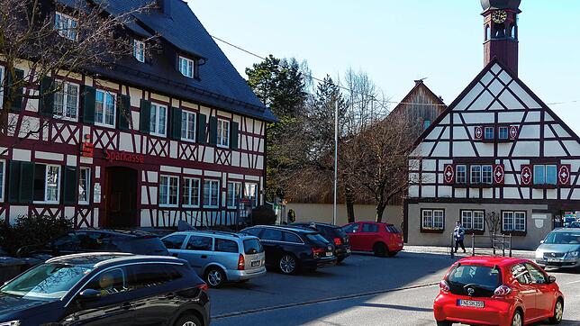 Im Bermatinger Rathaus war im Juli eingebrochen worden. Die DNA-Analyse einer Blutspur führte nun zu einem 40-jährigen Mann.