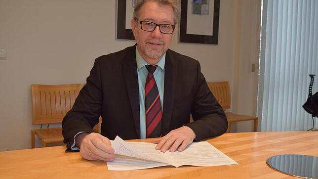 Markus Möll ist seit fünf Jahren Bürgermeister der deutschen Exklave Büsingen, wo alles etwas anders ist als anderswo. Vor 50 Jahren ...