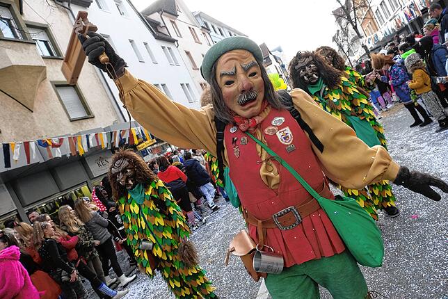 Bild 8: Bilder vom großen Fasnet Samschdig-Umzug der Poppele-Zunft (3)