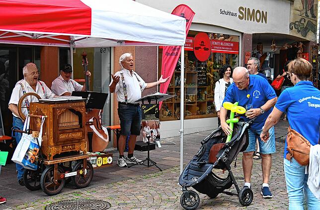 Der Drehorgelspieler begeisterte die Besucher.