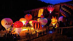 Bild : Die schönsten Impressionen vom Modellballonglühen an der Linachtalsperre