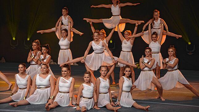 Als griechische Göttinnen traten die Mädchen der Turn- und der Schülerwettkampfgruppe des TuS Meersburg bei der Turngala in der ...
