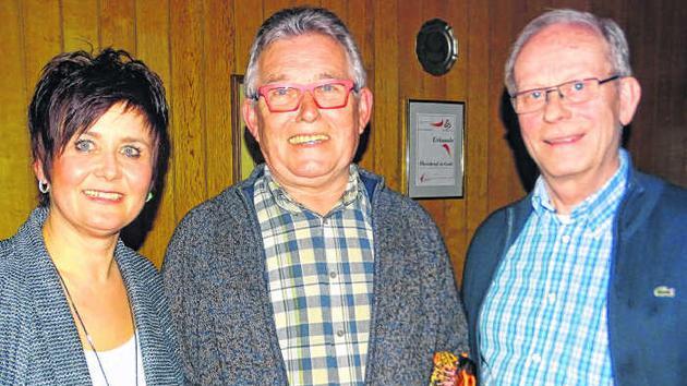 Der Judo-Club Marbach geht nahezu unverändert in das neue Vereinsjahr. Die Vorsitzende Claudia Ritzmann (links) und Schriftführer Bernd ...