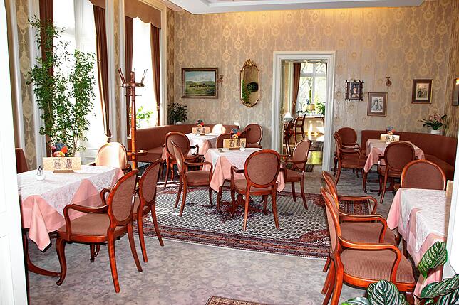 Ein Café wie aus dem Bilderbuch: Die Gäste aus Nah und Fern schätzen an der Villa Berberich vor allem das stilvolle Ambiente.