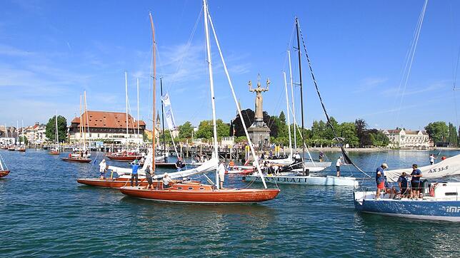 Ausfahrt der Segelyachten bei der Internationalen Bodenseewoche.