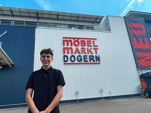 Ciro Azzato ist seit Juli fertig mit seiner Ausbildung zum Groß- und Außenhandelskaufmann. Und er kann die Lehre nur empfehlen.