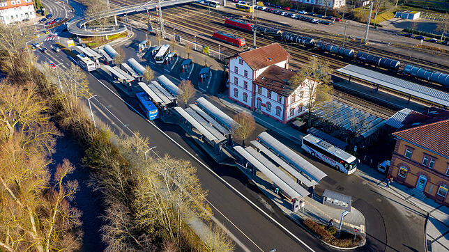 Ab 1. Januar gelten für die Stadtbusse in Villingen-Schwenningen, hier die am zentralen Villinger Busbahnhof, neue Fahrpläne. Nicht alle ...