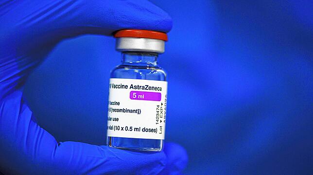 Im Kreisimpfzentrum in Tiengen wird das Vakzin von Astrazeneca weiterhin nur an die aktuell impfberechtigten Personen verimpft. ...