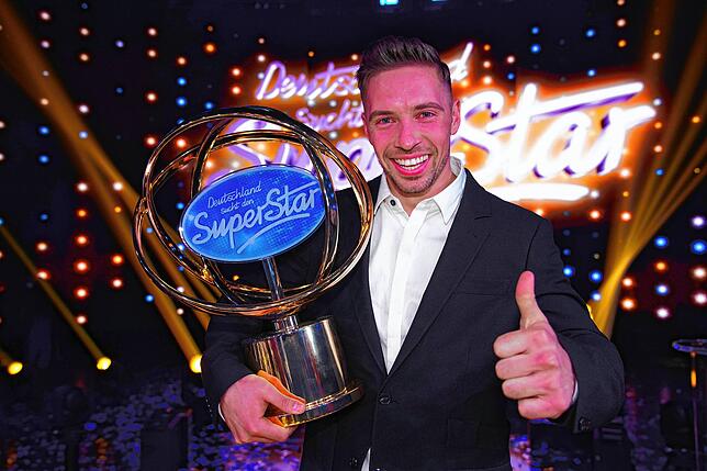 Ramon Roselly 2020 nach seinem Sieg bei „Deutschland sucht den Superstar“.