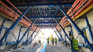 Licht am Ende des Tunnels: Das Gesamtprojekt B33 zwischen Allensbach und Konstanz wird teurer als zuletzt geplant. Der Röhrenbergtunnel ...