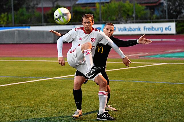 Bild 1: FC Schönau gelingt gegen den FC Wallbach der zweite Saisonsieg &ndash; hier gibt&lsquo;s Bilder!