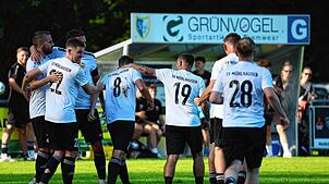 Torjubel: Lukas Dietrich besiegelt den Auswärtssieg beim SV Orsingen-Nenzingen mit dem 2:1 für den SV Mühlhausen.