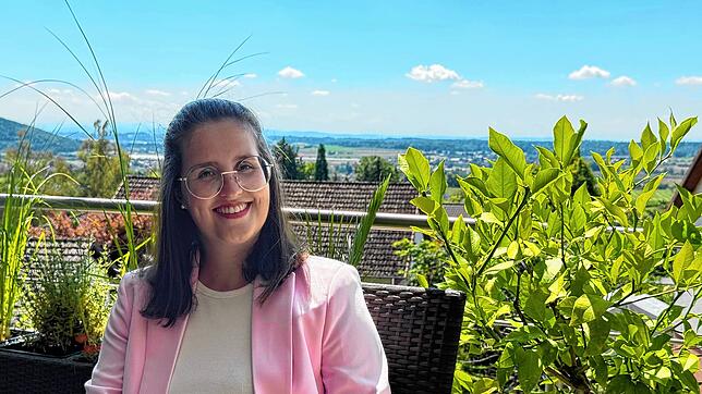 Janina Tirolf freut sich auf ihre kommende kommunalpolitische Arbeit. Ihr ist es wichtig, sich in ihrer Heimatgemeinde einzubringen.