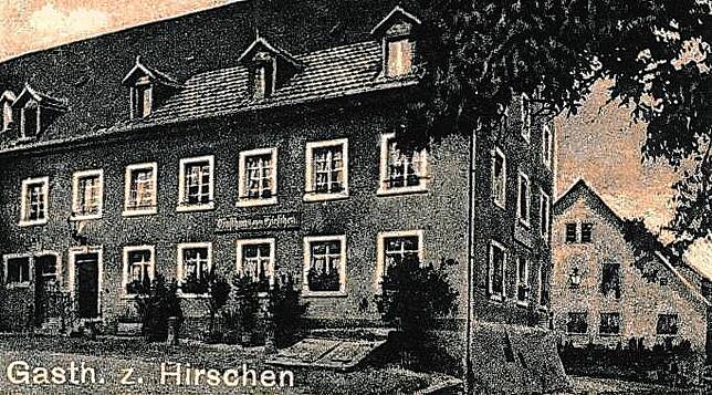 Das „Gasthaus zum Hirschen“, das 1960 durch ein Feuer zerstört wurde, war über viele Jahrzehnte hinweg gastronomischer ...