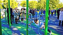 Nach der Eröffnung gibt es eine erste Demonstration für das mögliche Training an den neuen Stationen im Breg-Park.