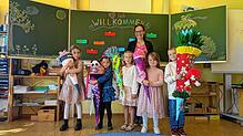 Klasse 1a: Die zehn Erstklässler mit ihrer Lehrerin Alexandra Abt.