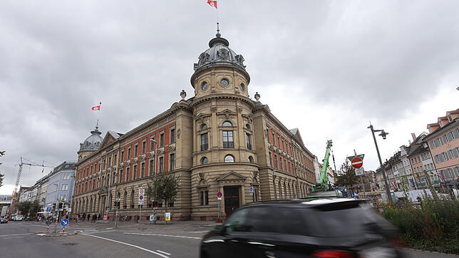Seit Oktober 2019 laufen im historischen Post-Gebäude an der Marktstätte Umbauarbeiten. Die Sparkasse Bodensee modernisiert den Bau im ...