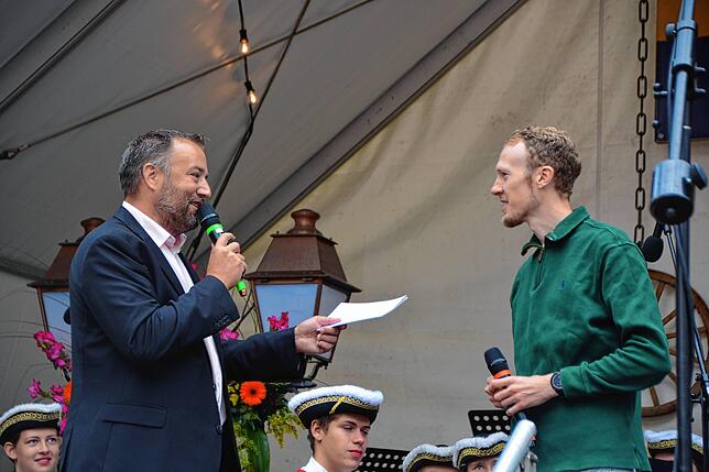Moderator Rainer Jäckle begrüßte den Marathon-Europameister Richard Ringer.